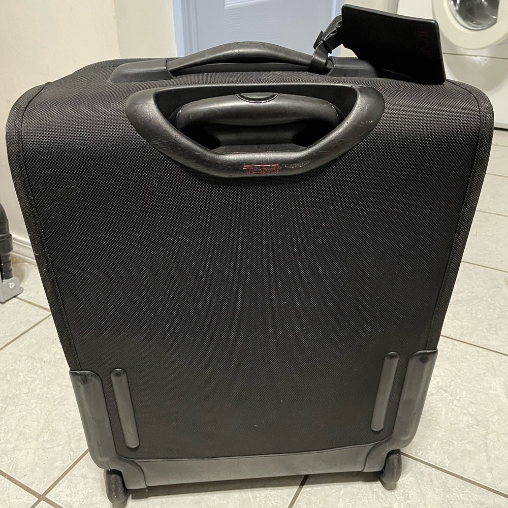 TUMI Alpha Continental Expandable 21" Carry On Upright Luggage 2 Wheel - Picture 8 of 15